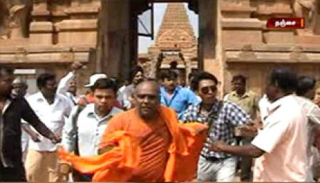 Buddhist attacked Tanjore temple4