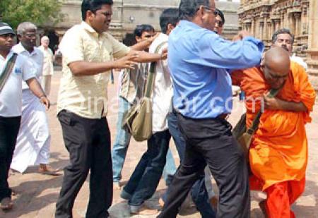 Buddhist attacked Tanjore temple5