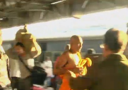 Buddhist monk attacked in a train at Central6